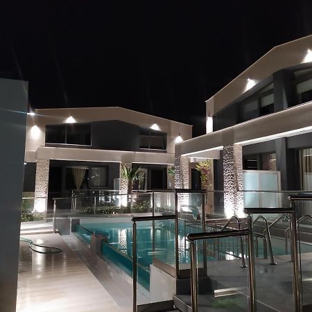 Amalia Deluxe Villas Vrasná Екстериор снимка